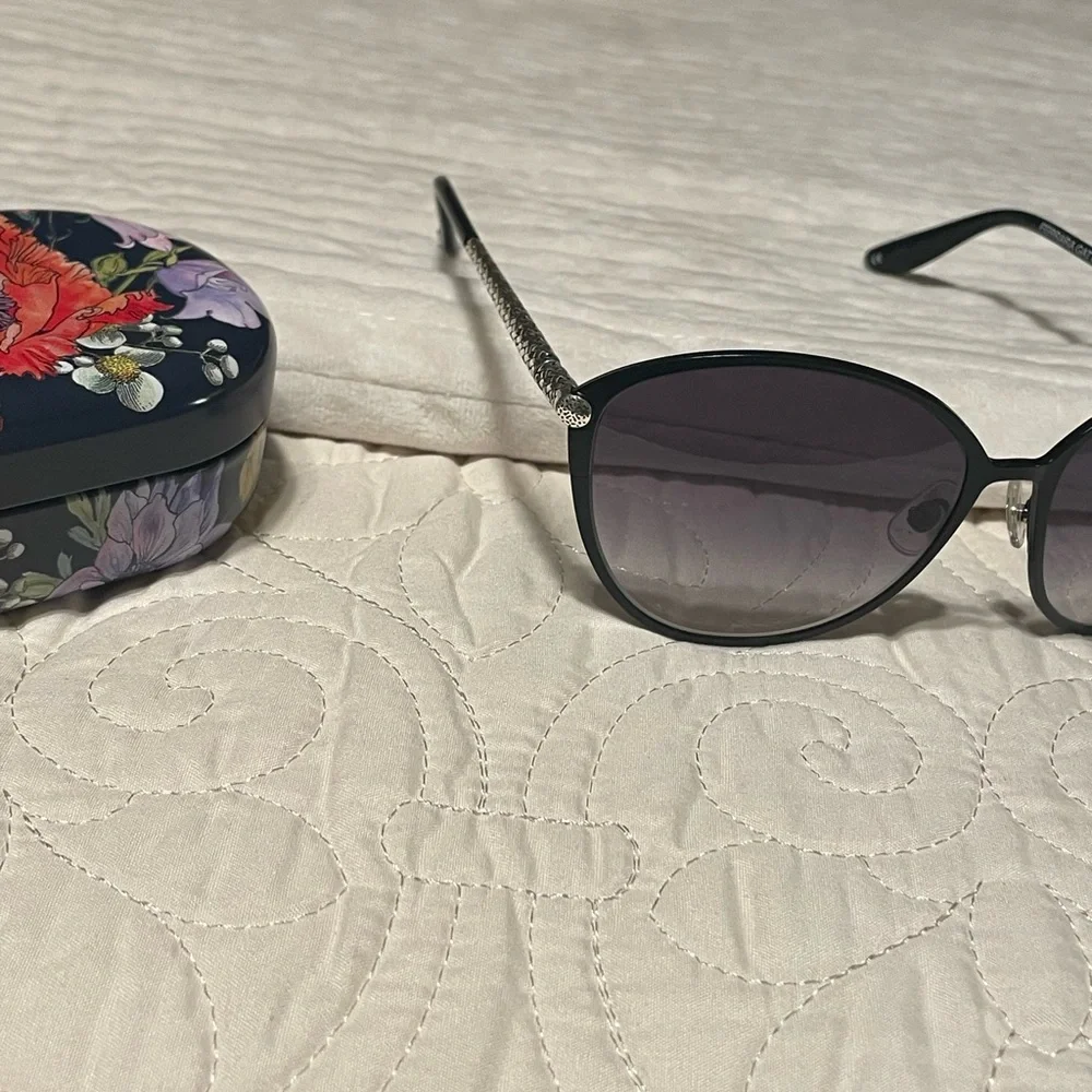 Brighton Black Sunglasses with Floral Navy Hard Case - Picture 3 of 8